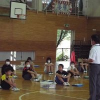 ４年生が福祉体験学習（シニア体験）をやりました。