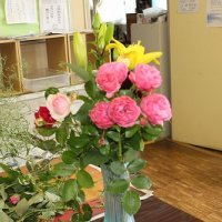 地域の方から花を・・・