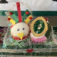 ３年生の図工で、クリスマスのマイコレクションができあがりました！
