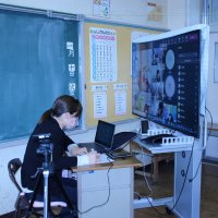オンラインでの朝の会を実施しました。