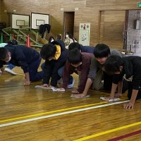 朝ボランティアで体育館清掃がんばりました