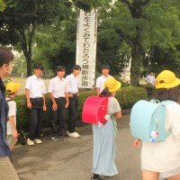 小中連携あいさつ運動・絹川小学校
