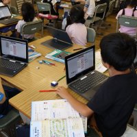 第１回学校運営協議会・学校参観が行われました。