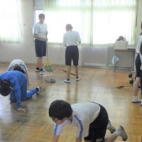 結城小児童清掃見学