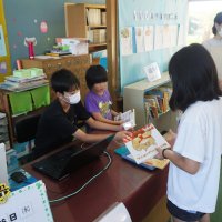 読書週間です。