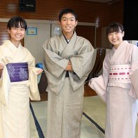 絹義務教育学校「本場結城紬着心地体験事業」への参加