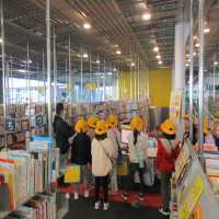 ２年生　図書館探検