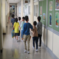 １年生・２年生　学校探検