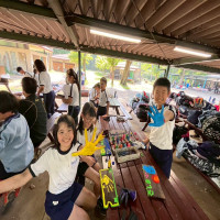 宿泊学習　焼き板づくりで個性輝く